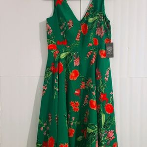 NWT, Vince Camuto Green Floral sleeveless dress.